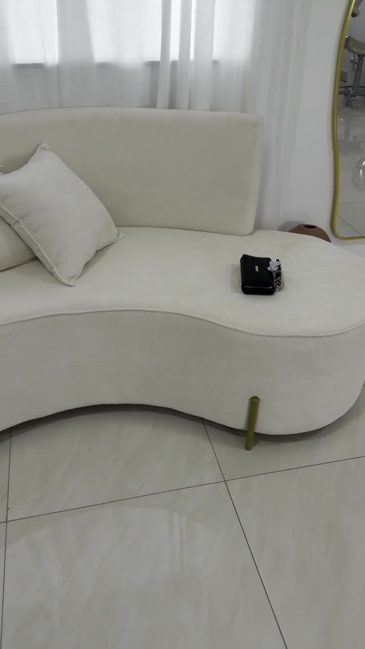 Novo sofá D'Rossi bege no Belevin Studio Beauty